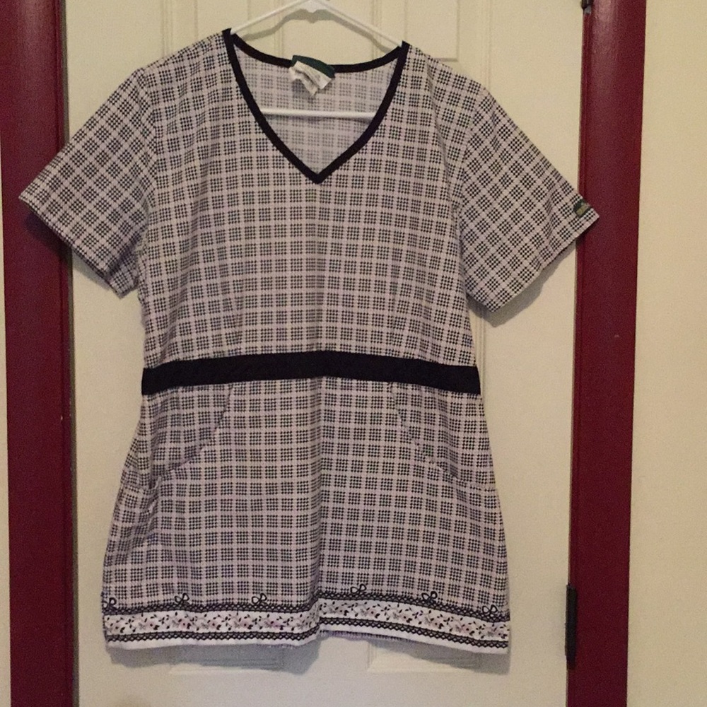 Scrub top